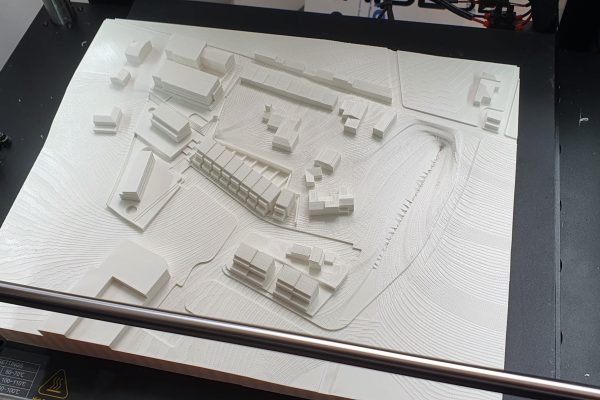 TECH 9+ instalações modernas Centro Comercial Charlot Loulé fabricação digital